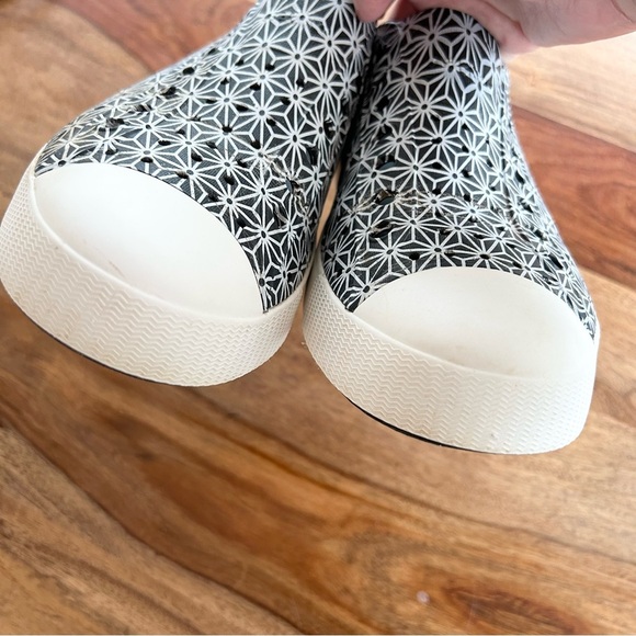 Native Jefferson unisex slip on water shoe - Picture 7 of 11